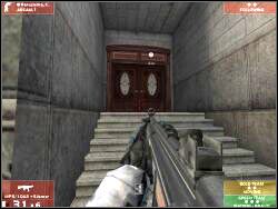 OK, biegnij według określonych waypointów do bocznego wejścia do banku - Zadanie 10 - OPIS PRZEJŚCIA - Tom Clancys Rainbow Six 3: Raven Shield - poradnik do gry