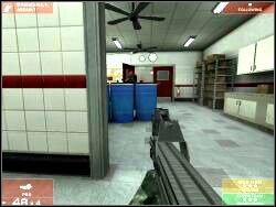 Obejdź ciężarówkę od przodu a powinno Ci się udać go zaskoczyć - Zadanie 11 - OPIS PRZEJŚCIA - Tom Clancys Rainbow Six 3: Raven Shield - poradnik do gry