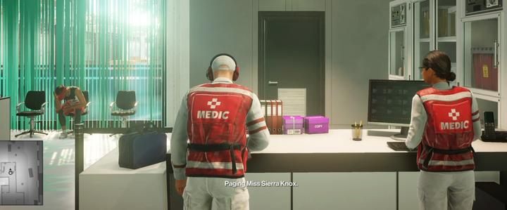 Teraz wróć ponownie do poczekalni i przez intercom wezwij Sierrę do gabinetu - Zadania fabularne w misji Linia mety | Hitman 2 - Hitman 2 - poradnik do gry