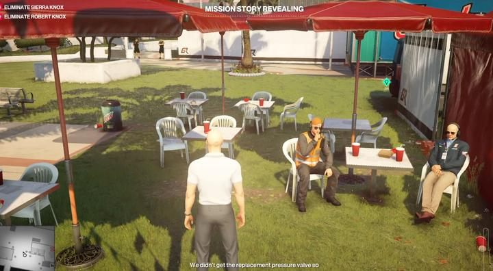 Podsłuchaj mężczyzn przy budkach z jedzeniem - Zadania fabularne w misji Linia mety | Hitman 2 - Hitman 2 - poradnik do gry