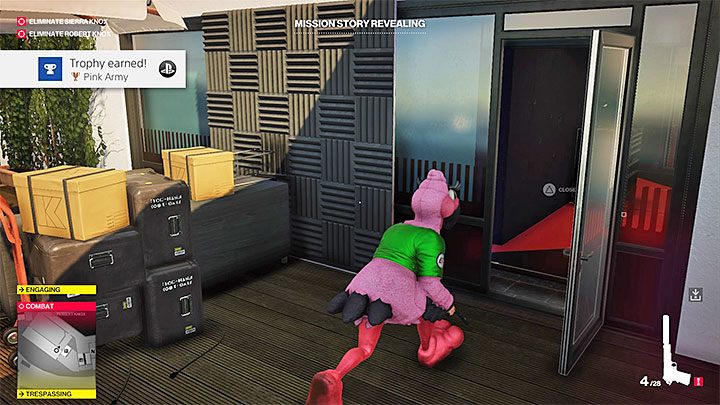 Wkrótce inne osoby przebywające na mapie przemienią się w duże flamingi i jest to jeden z easter eggów gry - Hitman 2: Miami - wszystkie trofea, lista - Hitman 2 - poradnik do gry