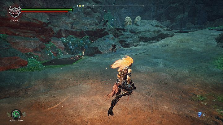 Po krótkiej cut-scence zostaniesz zaatakowany przez małe stwory, które są w stanie miotać pociskami - Esencje cz. 2 - Katakumby | Solucja do gry Darksiders 3 - Darksiders 3 - poradnik do gry