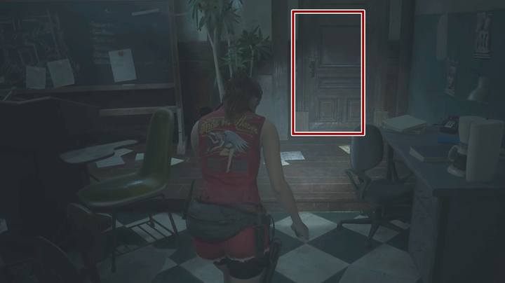 Otwórz zamknięte drzwi przecinając łańcuch - Zbierz 3 medaliony | Posterunek policji w Resident Evil 2 - Resident Evil 2 - poradnik do gry