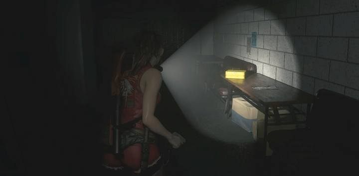 Na Parkingu policyjnym przejdź na Strzelnicę - Jak odblokować wszystkie bronie w Resident Evil 2? - Resident Evil 2 - poradnik do gry