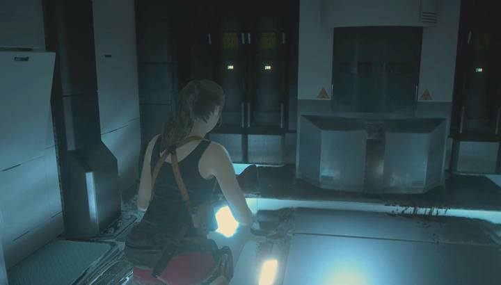 Wejdź w interakcję z terminalem w ostatnim pomieszczeniu, by zdobyć próbkę wirusa / lek dla Sherry - Gniazdo. Jak zdobyć III poziom uprawnień w ogrodzie? | Resident Evil 2 - Resident Evil 2 - poradnik do gry