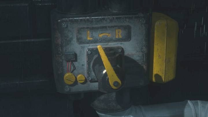 Wajcha na północnej ścianie budynku - Ucieczka z posterunku (Leon) | Posterunek Raccoon City - Resident Evil 2 - poradnik do gry