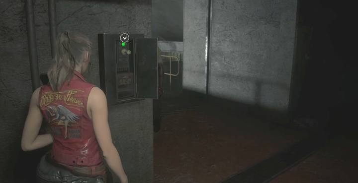 Zaraz za drzwiami z pokoiku z windą znajdziesz kolejną figurę-przełącznik - wieżę - Znajdź figurę: wieża | Kanały w Resident Evil 2 - Resident Evil 2 - poradnik do gry