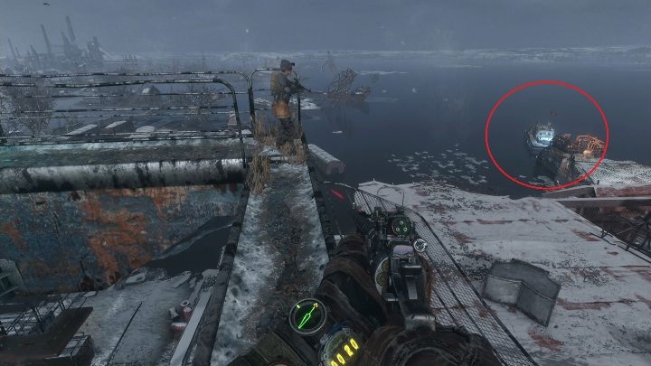 Twoim celem jest dostanie się do łodzi zaznaczonej na powyższym obrazku - Metro Exodus: Kradzież łodzi w porcie, Wołga - solucja - Metro Exodus - poradnik do gry