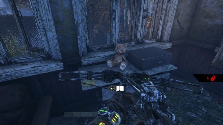 Lokalizacja: W jednym z budynków znajdziesz biurko z misiem - Metro Exodus: Tajga - Dzienniki i pocztówki, mapa, lista wszystkich - Metro Exodus - poradnik do gry