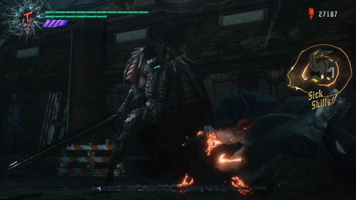 Przeciwnik nie jest zbyt dużym wyzwaniem, gdy będziesz cały czas atakował go i szybko doskakiwał, gdy ten ucieknie - Cavaliere Angelo - Boss w Devil May Cry 5 - Devil May Cry 5 - poradnik do gry