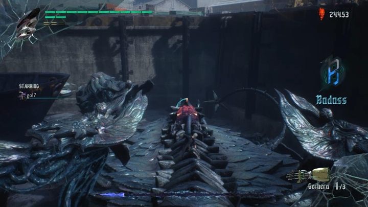 Walka jest dość prosta, gdyż wróg ma ograniczoną ilość ataków - Gilgamesz - Boss w Devil May Cry 5 - Devil May Cry 5 - poradnik do gry