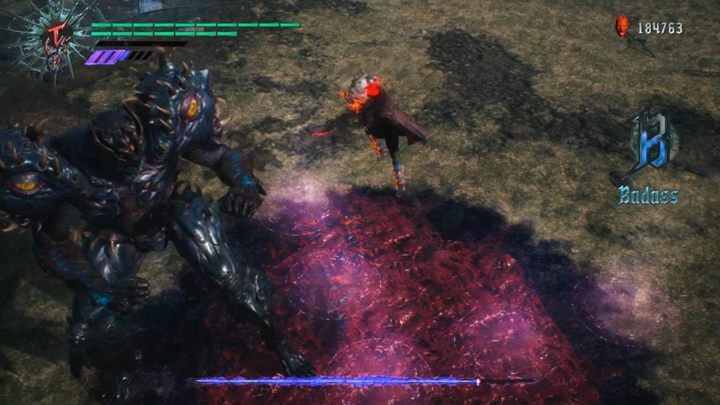 Koniecznie uważaj również na promienie z powietrza, które bombardują cię z góry - Misja 17 - Bracia - Solucja Devil May Cry 5 - Devil May Cry 5 - poradnik do gry