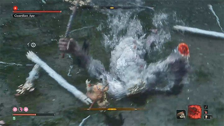 W drugiej fazie walki boss do wykonywania większości ataków używa broni białej - Małpi Strażnik w Zatopionej Dolinie | Boss w Sekiro Shadows Die Twice - Sekiro Shadows Die Twice - poradnik do gry