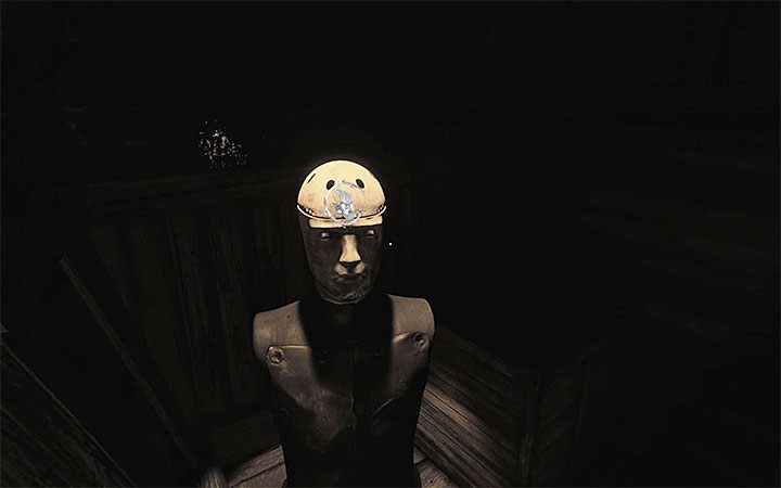 Dotrzyj do głowy manekina i zacznij ją obracać żeby docelowo ją odkręcić i dodać do inwentarza - Piwnica | Solucja Layers of Fear 2 - Layers of Fear 2 - poradnik do gry