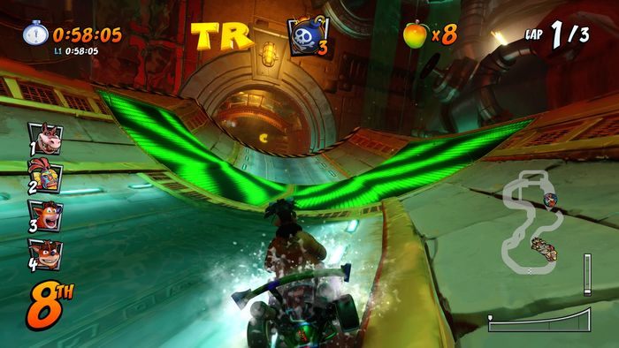 Litera C znajduje się na oponie na początku trasy, aby wskoczyć w to miejsce nalezy mieć dopalacz lub dobrze użyć Powerslide - Tryb CTR Challenge - Crash Team Racing w Crash Team Racing Nitro Fueled - Crash Team Racing Nitro-Fueled - poradnik do gry