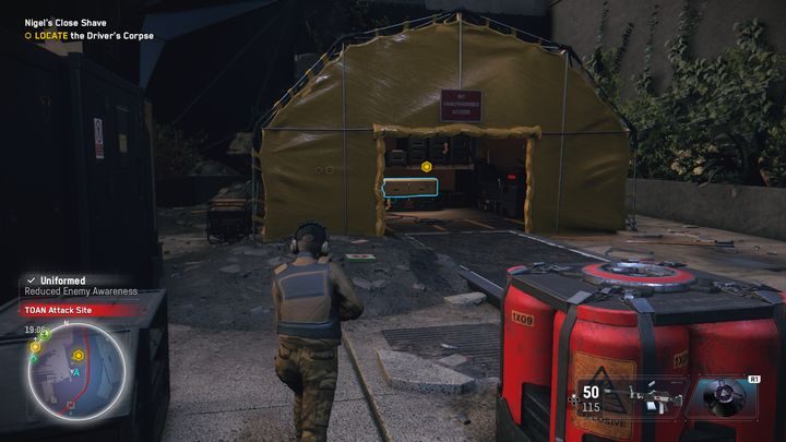 Następnie udaj się do dwóch namiotów, po prawej stronie znajduje się jeden, drugi zaś w środku na górnym piętrze - Watch Dogs Legion: Bliskie spotkania Nigela - solucja, opis przejścia - Watch Dogs Legion - poradnik do gry