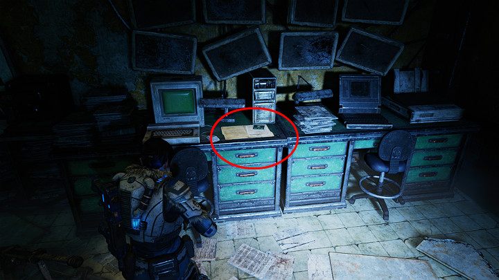 Na biurku znajdziesz kolejny przedmiot kolekcjonerski - Analiza pacjenta: RK-184-9 - Akt 2 Rozdział 3 - ...tym mniej polanek | Solucja Gears 5 - Gears 5 - poradnik do gry