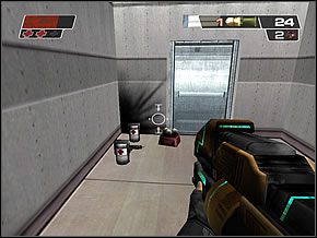 Przejdź przez drzwi na końcu korytarza do nowej sali - In the Rain | Public Information Building | Red Faction II - Red Faction II - poradnik do gry