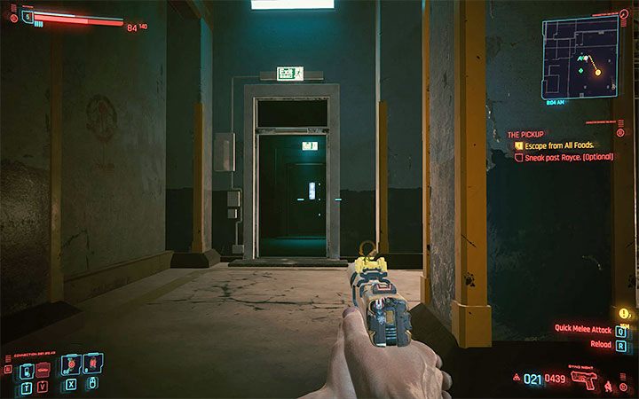Oprócz Roycea musisz też uważać na towarzyszącego mu zwykłego przeciwnika Ganger Maniac - Cyberpunk 2077: Royce - boss, jak pokonać? - Cyberpunk 2077 - poradnik do gry