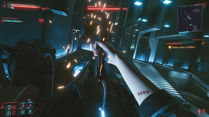 Gdy opuścisz tryb walki, zakradnij się do przeciwnika od tyłu i wykonaj powalenie - Cyberpunk 2077: Adam Smasher - boss, jak pokonać? - Cyberpunk 2077 - poradnik do gry
