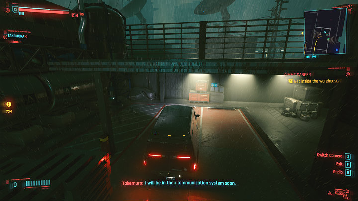 Podjedź do bocznej bramy - strażnik nie będzie Ci się naprzykrzać - Cyberpunk 2077: Koty w ciemności/Gimme Danger - solucja, opis przejścia - Cyberpunk 2077 - poradnik do gry
