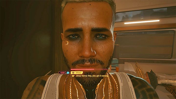 Kerry w pewnym momencie poprosi V o pomoc i jest to kolejna okazja do pocałowania go - Cyberpunk 2077: Teoria wielkiego wybuchu (Kerry)/Boat Drinks - solucja - Cyberpunk 2077 - poradnik do gry