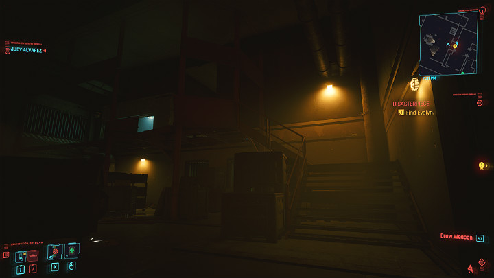 Wejdź na podwyższoną platformę po prawej stronie od wejścia i idź na sam koniec pomieszczenia - Cyberpunk 2077: Bezład/Disasterpiece - solucja, opis przejścia - Cyberpunk 2077 - poradnik do gry