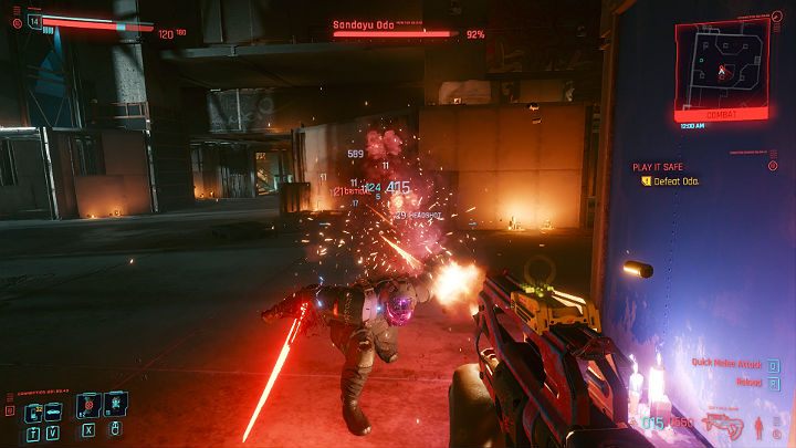 W trakcie strzelania warto celować w głowę, by zniszczyć maskę Ody - Cyberpunk 2077: Oda - boss, jak pokonać? - Cyberpunk 2077 - poradnik do gry