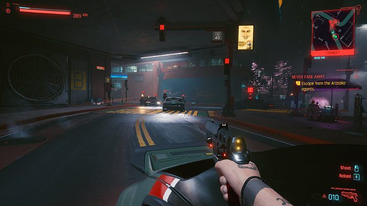 Thompson będzie prowadzić, a Ty musisz wychylić się przez okno i zlikwidować agentów, którzy siedzą wam na ogonie - Cyberpunk 2077: Czynnik ludzki/Transmission - solucja, opis przejścia - Cyberpunk 2077 - poradnik do gry