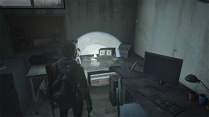 Na biurku na prawo od sejfu znajdziesz dokument Kombinacja - sierściuszek - Good Boy Combo - The Last of Us 2: Jackson - sejfy, kody - The Last of Us 2 - poradnik do gry