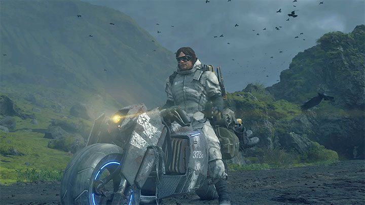 Głównym bohaterem Death Stranding jest Sam Porter Bridges, którego postać można porównać do postapokaliptycznego kuriera - O co chodzi w fabule Death Stranding? - Death Stranding - poradnik do gry