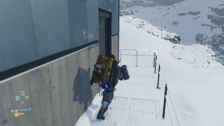 Obiekt ten znajdziesz przed budynkiem - Nośniki pamięci | Sekrety, znajdźki w Death Stranding - Death Stranding - poradnik do gry