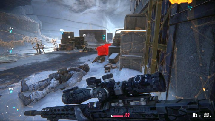 Oznaczone na czerwono pudło, z którym trzeba wejść w interakcję. - Forteca Arakchayev (Arakchayev Fortress) | Solucja Sniper Ghost Warrior Contracts - Sniper Ghost Warrior Contracts - poradnik do gry