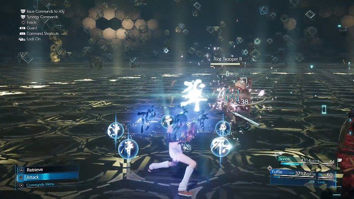 Trzecią walkę stoczycie z małym oddziałem żołnierzy w składzie: jeden Grenadier i trzech Riot Trooper - Final Fantasy VII Remake Intermission: A New Threat - solucja, opis przejścia - Final Fantasy VII Remake - poradnik do gry