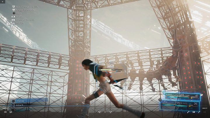 Gdy zniszczycie wszystkie drony bojowe Gigantipede złapie się ogonem barierek nad areną, a następnie wykona atak z wyskoku - Final Fantasy VII Intermission: Gigantipede - boss, jak pokonać - Final Fantasy VII Remake - poradnik do gry
