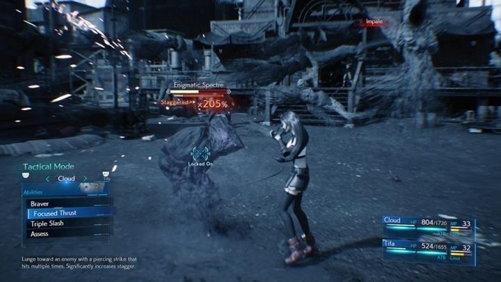 Biegnij do Barreta i Jessie, ale miej się na baczności, ponieważ przed lokalem zostaniesz zaatakowany przez Enigmatic Spectre - Final Fantasy VII Remake: Mad Dash - solucja - Final Fantasy VII Remake - poradnik do gry
