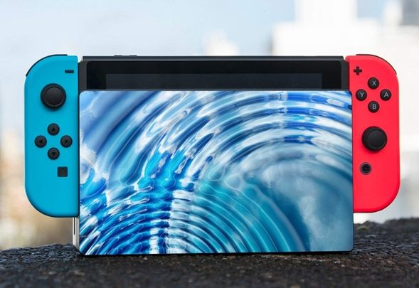 Niestety, Nintendo Switch nie jest wodoodporne i co więcej, kontakt z płynnymi substancjami bardzo szkodzi konsoli - Czy Nintendo Switch / Switch Lite jest wodoodporne? - Nintendo Switch - poradnik do konsoli