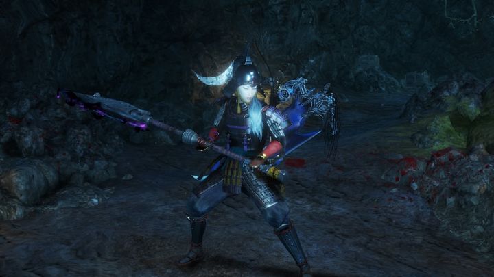 Siekiera to potężna broń, która ma duży zasięg działania - Klasy broni w NiOh 2 - NiOh 2 - poradnik do gry
