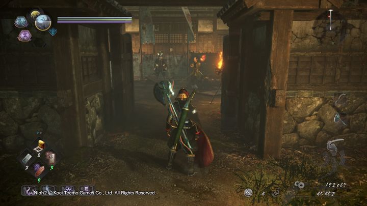 Warto postrzelić w głowę przeciwnika, który chodzi z pochodnią w ręce - NiOh 2: Dwie twarze gościnności, solucja - NiOh 2 - poradnik do gry