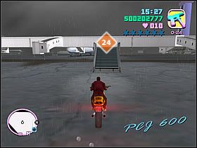 Przy drugim tunelu znajdziesz te same schodki - Numer 19-24 Unique Stunt Jumps - Grand Theft Auto: Vice City - poradnik do gry