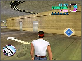 W podziemnym garażu (wjazd od strony portu) znajdziesz kolejną paczkę - Numer 1-5 Hidden Packages - Grand Theft Auto: Vice City - poradnik do gry