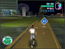 Na mostku prowadzącym z drugiej wysepki pola golfowego na sąsiednią czeka pakunek - Numer 31-35 Hidden Packages - Grand Theft Auto: Vice City - poradnik do gry