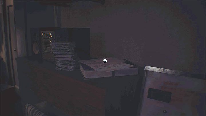 Koperta leży w słabiej oświetlonym miejscu w mieszkaniu Jills Apartment - Resident Evil 3: Mieszkanie Jill sekrety, znajdźki - Resident Evil 3 - poradnik do gry