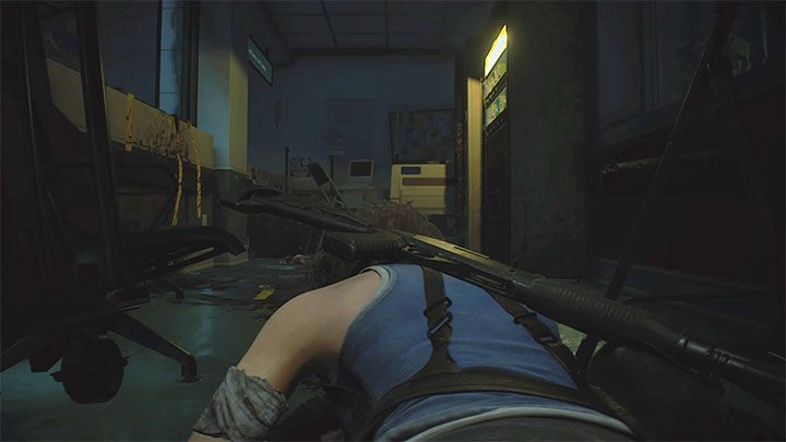 Dotrzyj do zawalonego przejścia - Jill może się tu przeczołgać - Resident Evil 3: Magnum, amunicja - gdzie znaleźć? - Resident Evil 3 - poradnik do gry