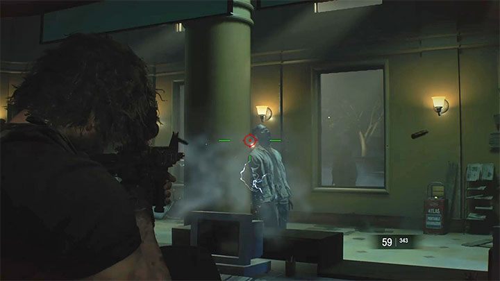 Zombiaki będą przedostawały się do lobby przez okna - Resident Evil 3: Szpital, Carlos solucja, opis przejścia - Resident Evil 3 - poradnik do gry