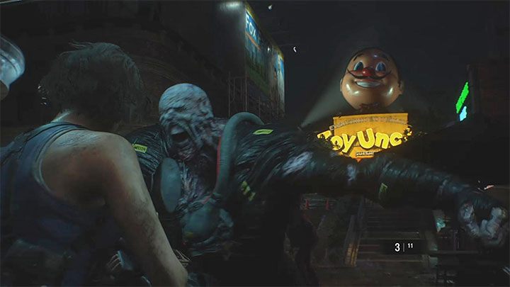 Nemesis jest bardzo wszechstronnym przeciwnikiem i doskonale radzi sobie zarówno w walce zwarciu, jak i na dystans - Resident Evil 3: Nemesis - główny antagonista - Resident Evil 3 - poradnik do gry