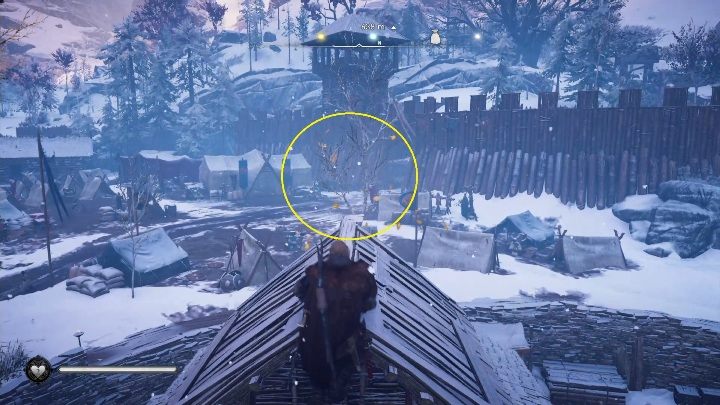 Koniec: Kartka zatrzyma się dopiero na dachu jednego z domów, zaraz obok muru obronnego - Assassins Creed Valhalla: Karta niesiona wiatrem - Hordafylke, sekrety, lokacje - Assassins Creed Valhalla - poradnik do gry