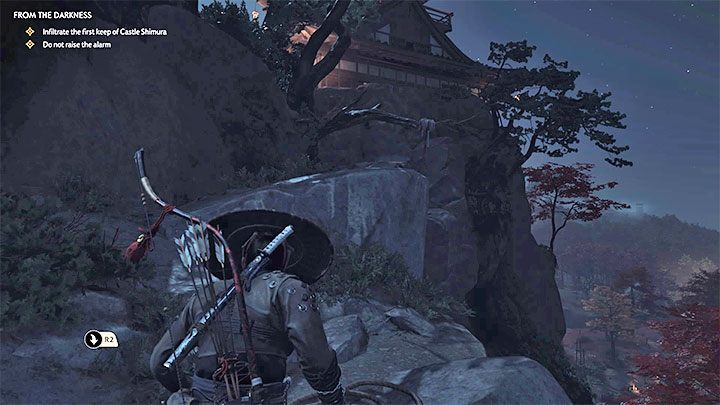 Na sam koniec wspinaczki musisz dotrzeć do miejsca z obrazka, wykonać skok z rozbiegu w stronę zaczepu i złapać się go z pomocą liny z hakiem - Ghost of Tsushima: Z ciemności (From the Darkness) solucja, opis przejścia - Ghost of Tsushima - poradnik do gry