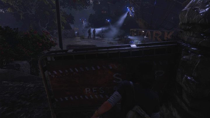 Dotrzesz do kolejnej barierki i znowu będziesz musiał ominąć patrol robotów AIM - Marvels Avengers: Nowa codzienność/New normal - solucja, opis przejścia - Marvels Avengers - poradnik do gry