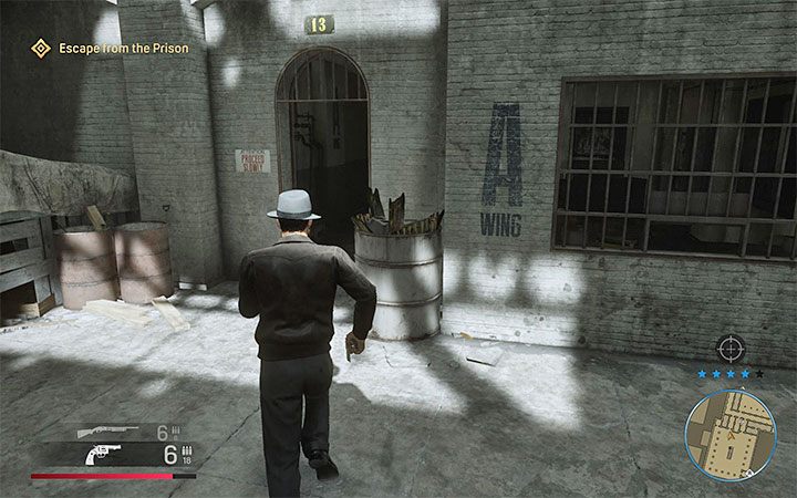 Kolejna duża lokacja ze stróżami prawa to odwiedzany wcześniej kilkupoziomowy blok więzienny z celami po bokach - Mafia Definitive Edition: Kampania wyborcza - solucja - Mafia 1 Definitive Edition - poradnik, solucja